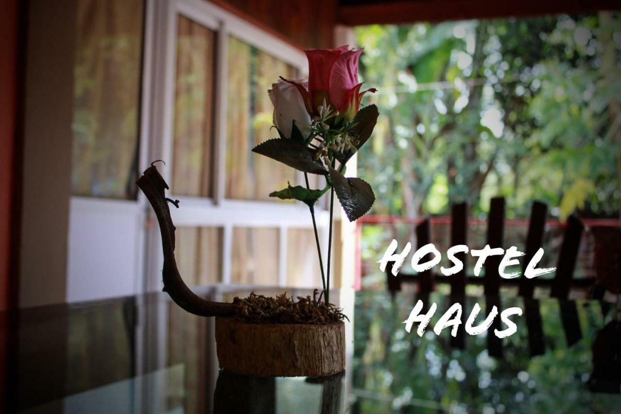Hostel Haus Puerto Iguazú Exterior foto